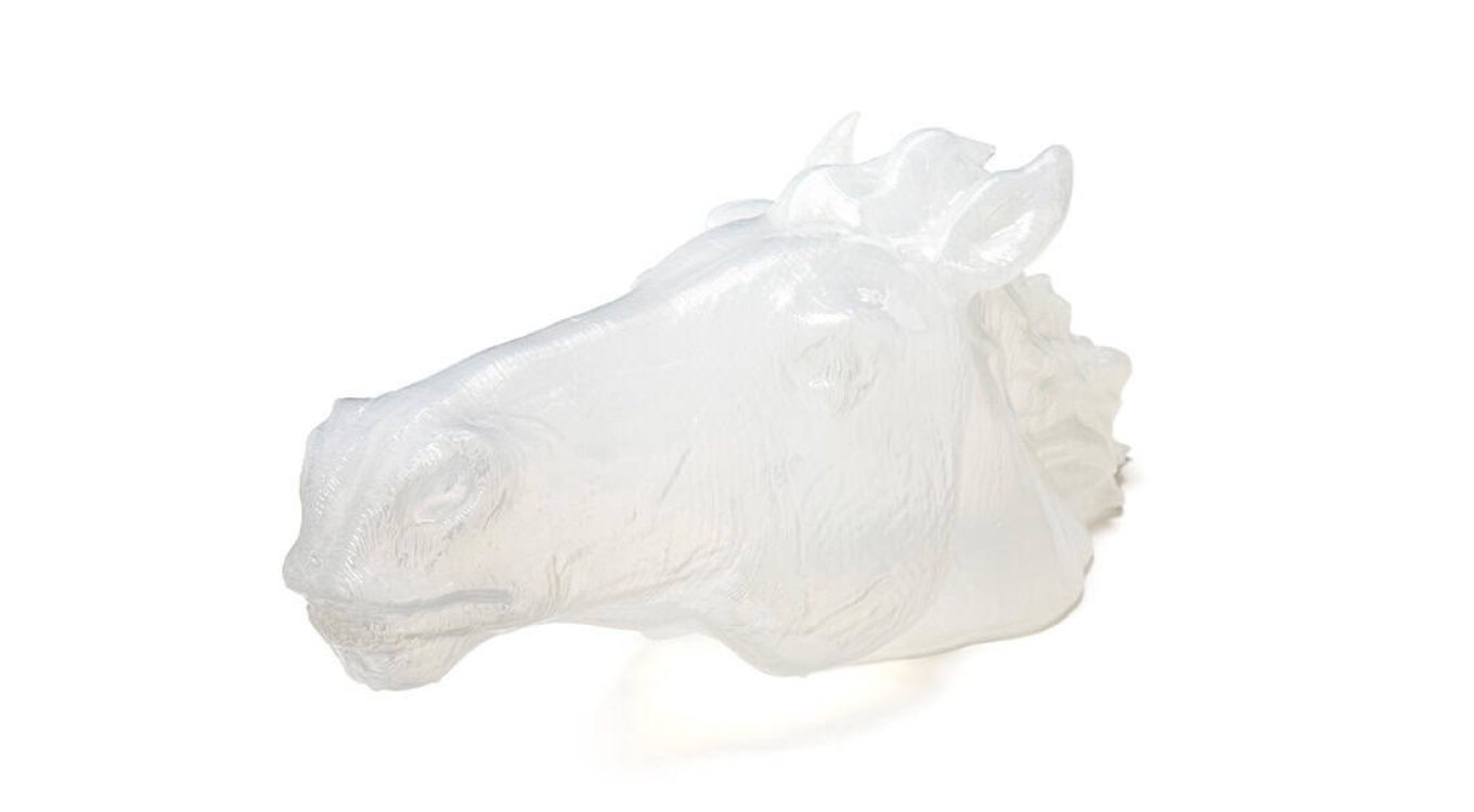 Busto 3D en blanco de un caballo con detalles en relieve, ideal para decoraciones y proyectos artísticos en impresión 3D. Diseño exclusivo de Letra Corporea 3D para personalización y creatividad.